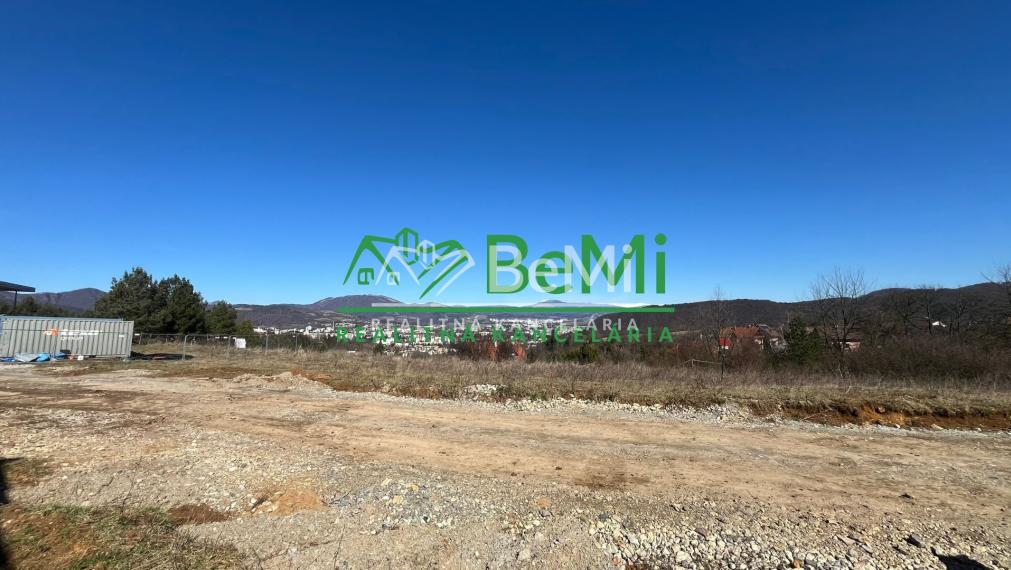 Stavebný pozemok 1208 m2, výhľad na mesto, Banská Bystrica