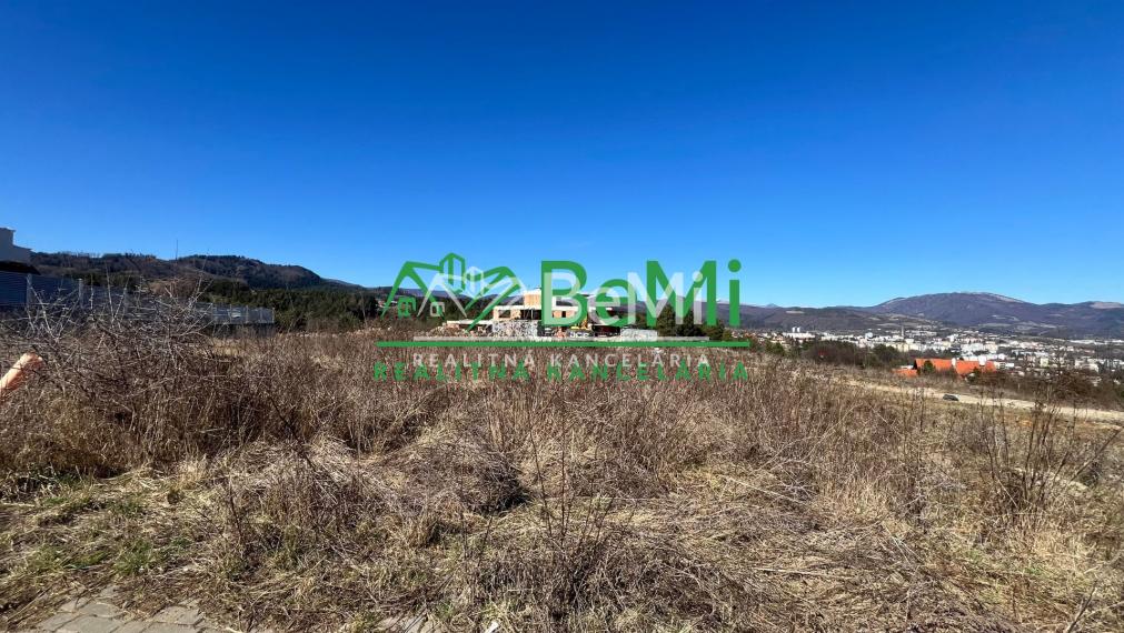 Stavebný pozemok 1208 m2, výhľad na mesto, Banská Bystrica