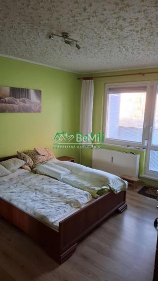 Predaj, 2 izbový zrekonštruovaný byt - Šahy (036-112-PEKR)