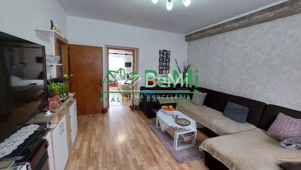 Na predaj 3 izbový byt v meste Bošany  ID 165-113-LUGU