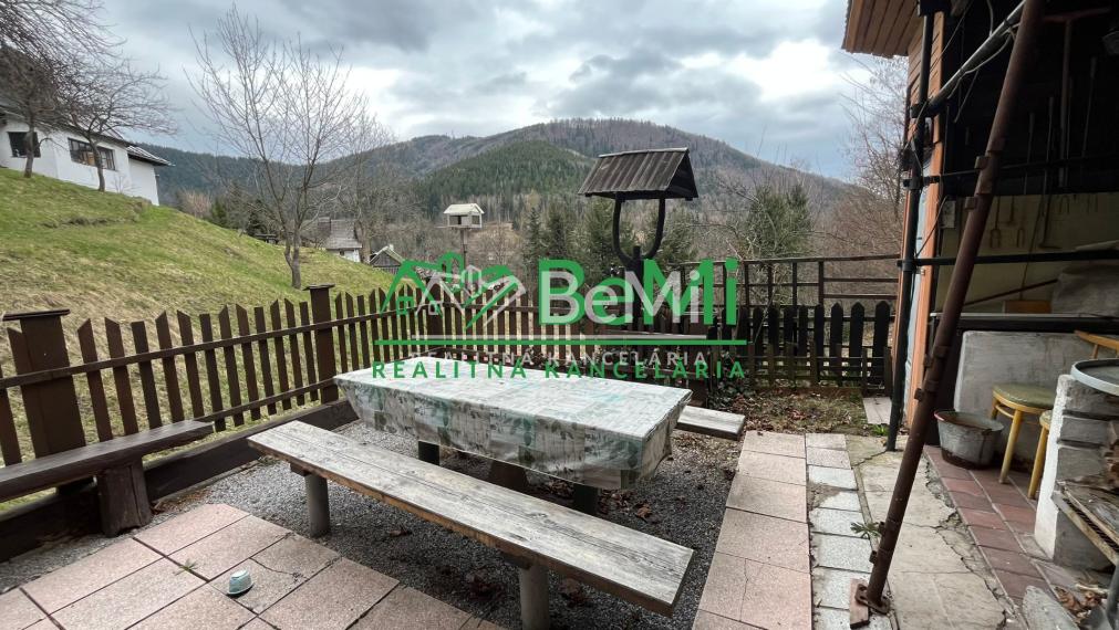 Záhrada s chatkou, 2202 m2, Špania Dolina
