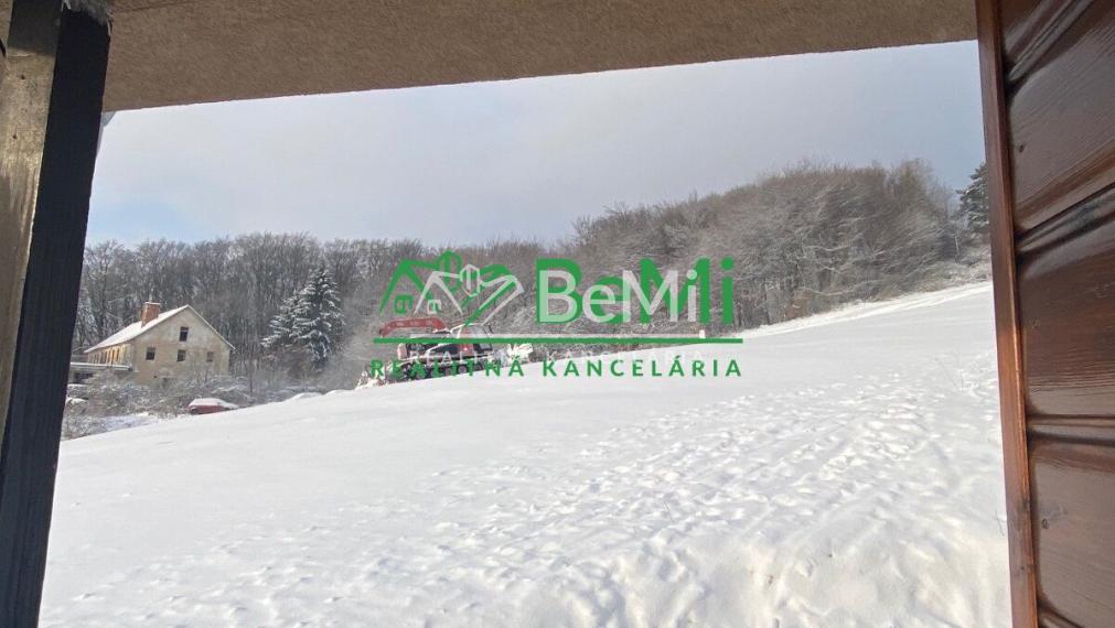 Predaj krásnej rekreačnej chaty priamo na lyžiarskom svahu – Bezovec, Nová Lehota 010-13-MIKUa