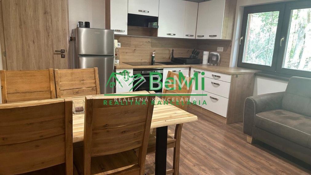 Predaj krásnej rekreačnej chaty priamo na lyžiarskom svahu – Bezovec, Nová Lehota 010-13-MIKUa