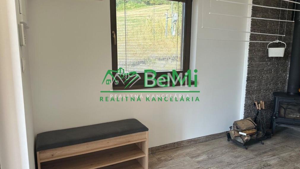 Predaj krásnej rekreačnej chaty priamo na lyžiarskom svahu – Bezovec, Nová Lehota 010-13-MIKUa