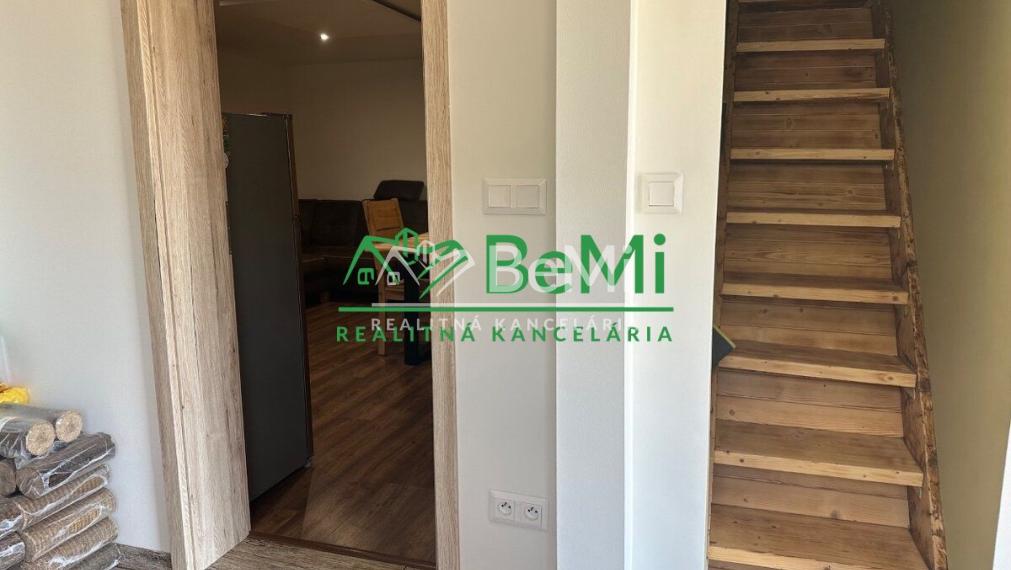 Predaj krásnej rekreačnej chaty priamo na lyžiarskom svahu – Bezovec, Nová Lehota 010-13-MIKUa