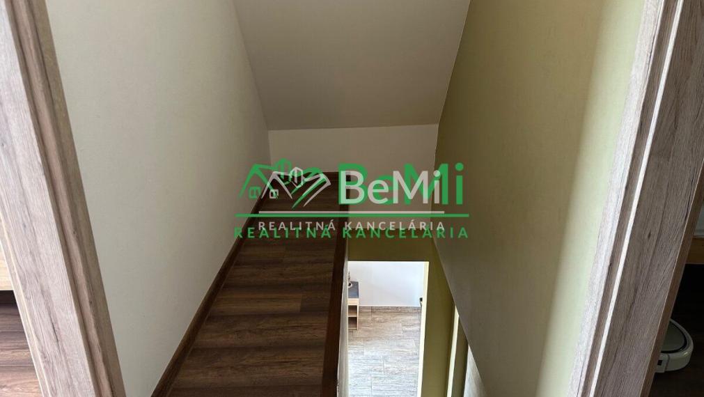 Predaj krásnej rekreačnej chaty priamo na lyžiarskom svahu – Bezovec, Nová Lehota 010-13-MIKUa