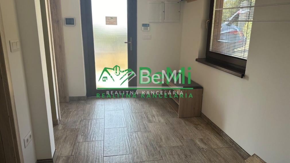 Predaj krásnej rekreačnej chaty priamo na lyžiarskom svahu – Bezovec, Nová Lehota 010-13-MIKUa