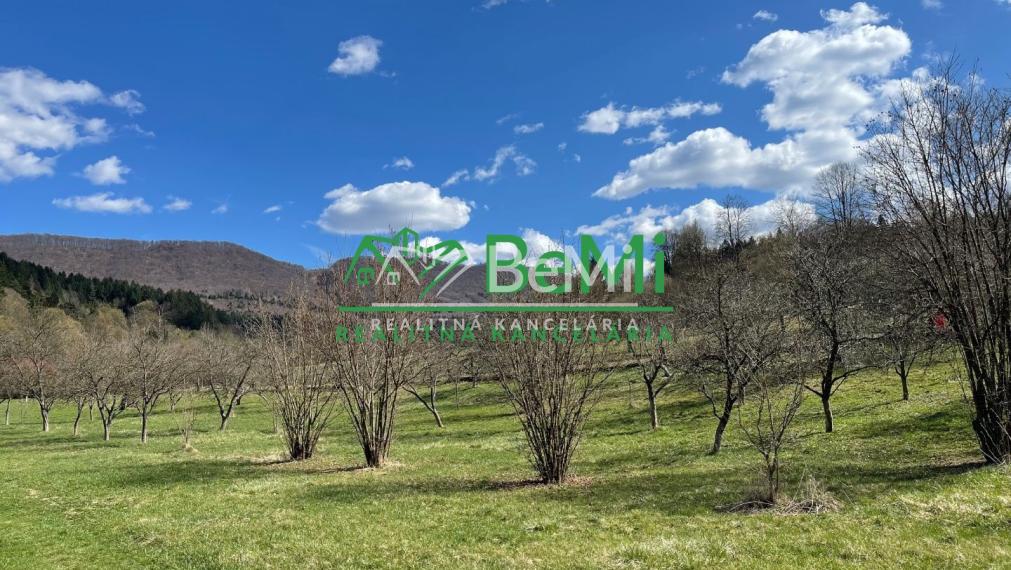 011-14-MIKUa - Ponúkame na predaj jedinečný stavebný pozemok v obci Plevník-Drienové