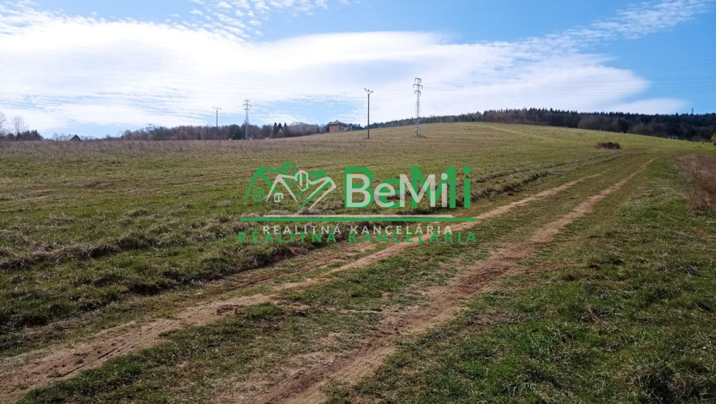 Na predaj rekreačný pozemok, so stavebným investičným potenciálom