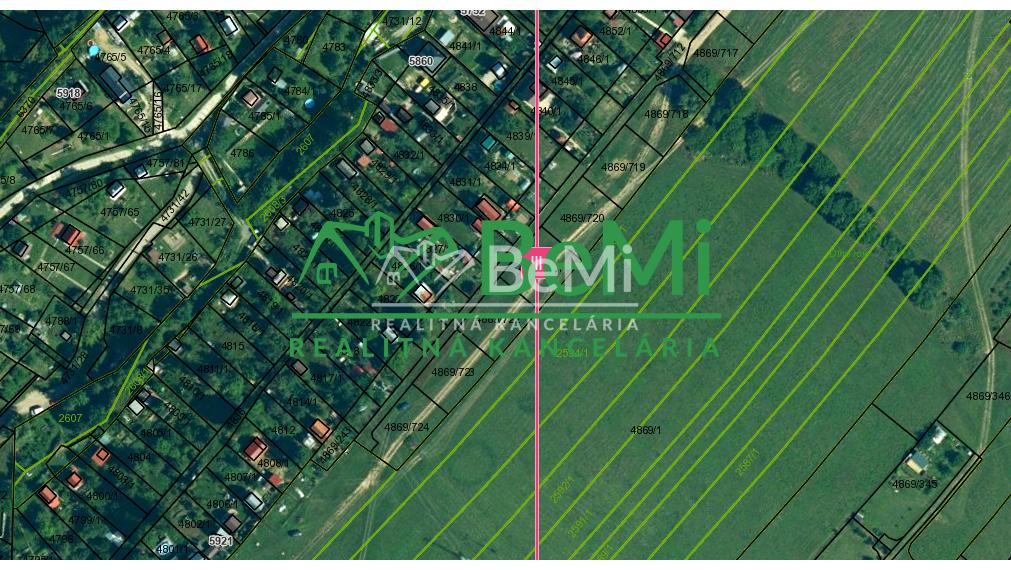 Na predaj rekreačný pozemok, so stavebným investičným potenciálom