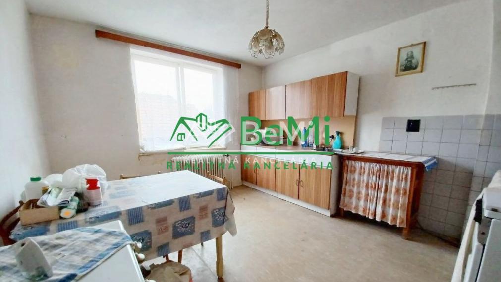 Predaj rodinného domu - Plášťovce (026-12-HEKAa)