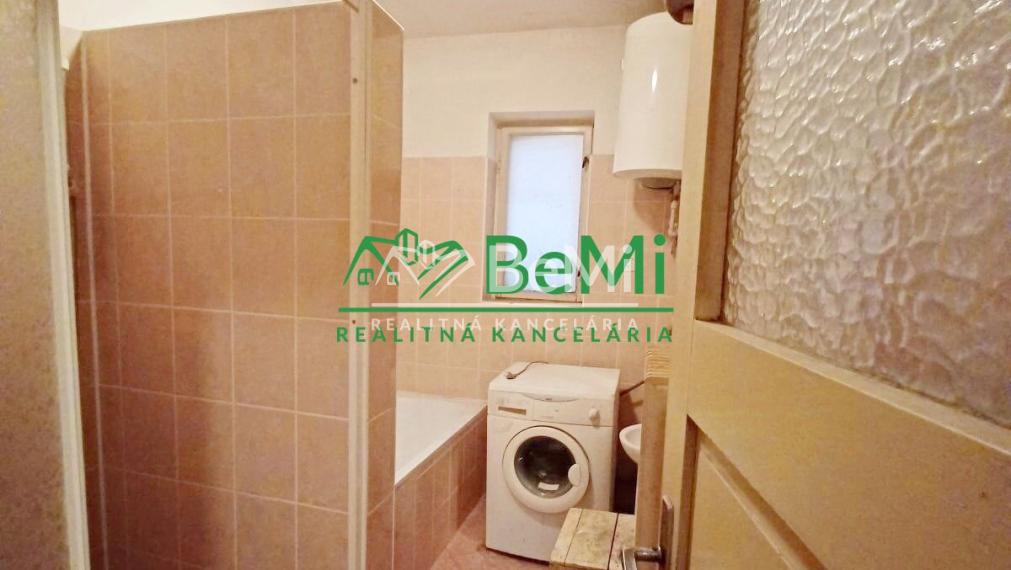 Predaj rodinného domu - Plášťovce (026-12-HEKAa)