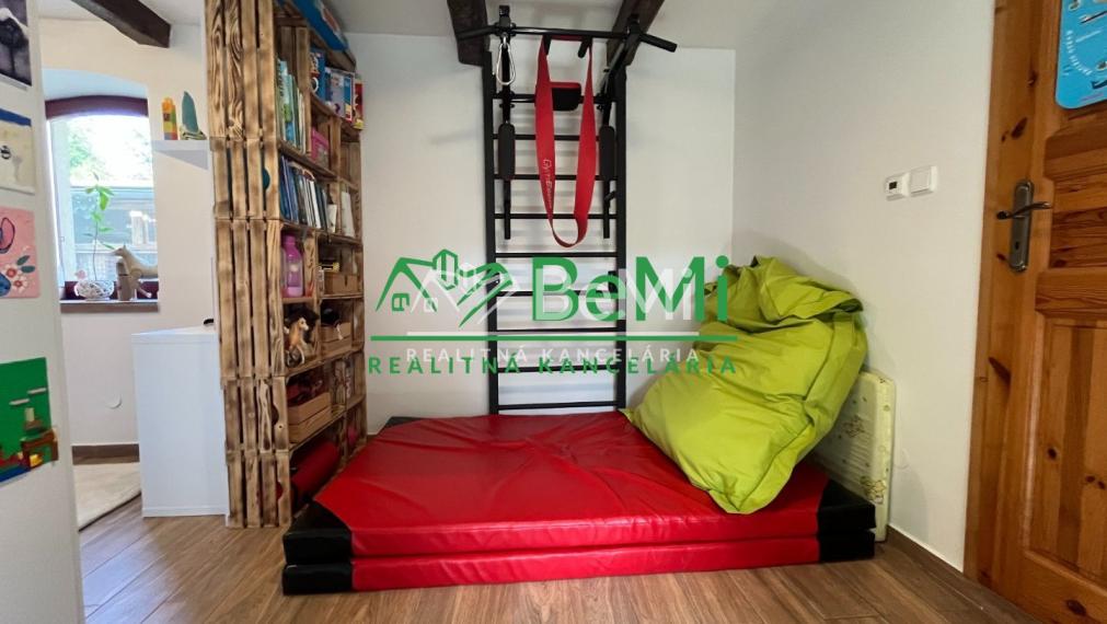 Predaj  rodinný dom -  Brehy /Nová Baňa/    089-12-MIJK