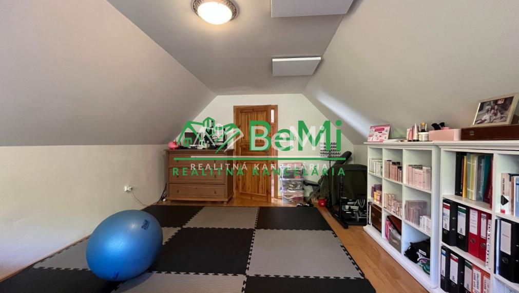 Predaj  rodinný dom -  Brehy /Nová Baňa/    089-12-MIJK