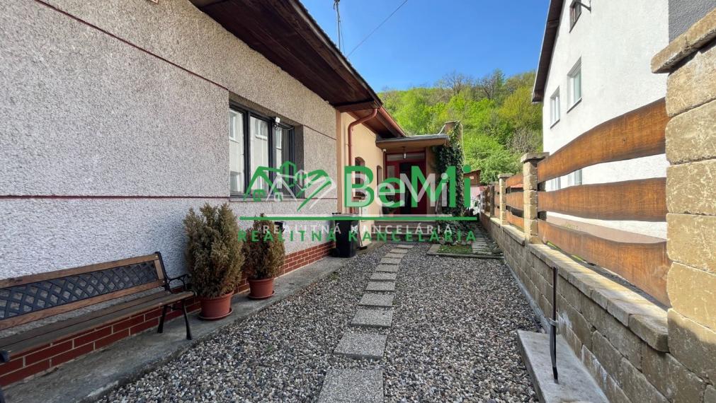 Predaj  rodinný dom -  Brehy /Nová Baňa/    089-12-MIJK