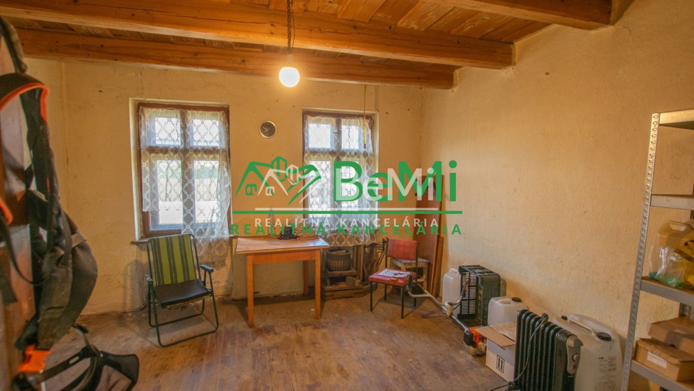 Predaj veľkého pozemku s projektom v obci Jacovce