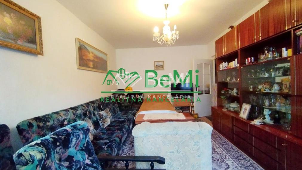 Priestranný 2-izbový byt na PREDAJ-Lučenec
