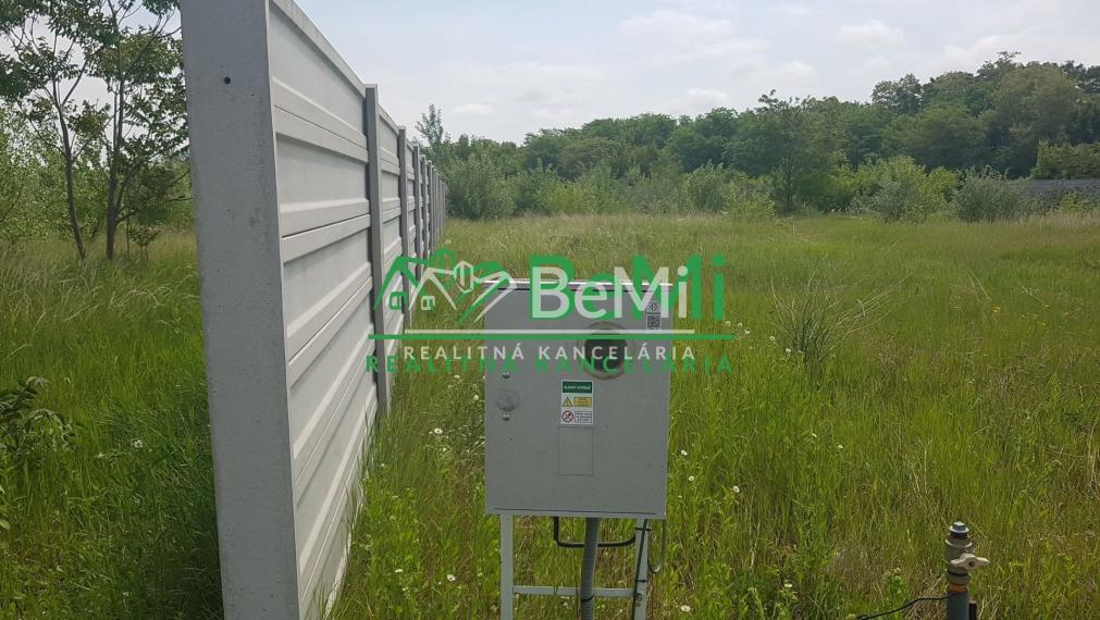 POZEMOK s jazerom...4093m2...Veľké Úľany (168-14-DARE)