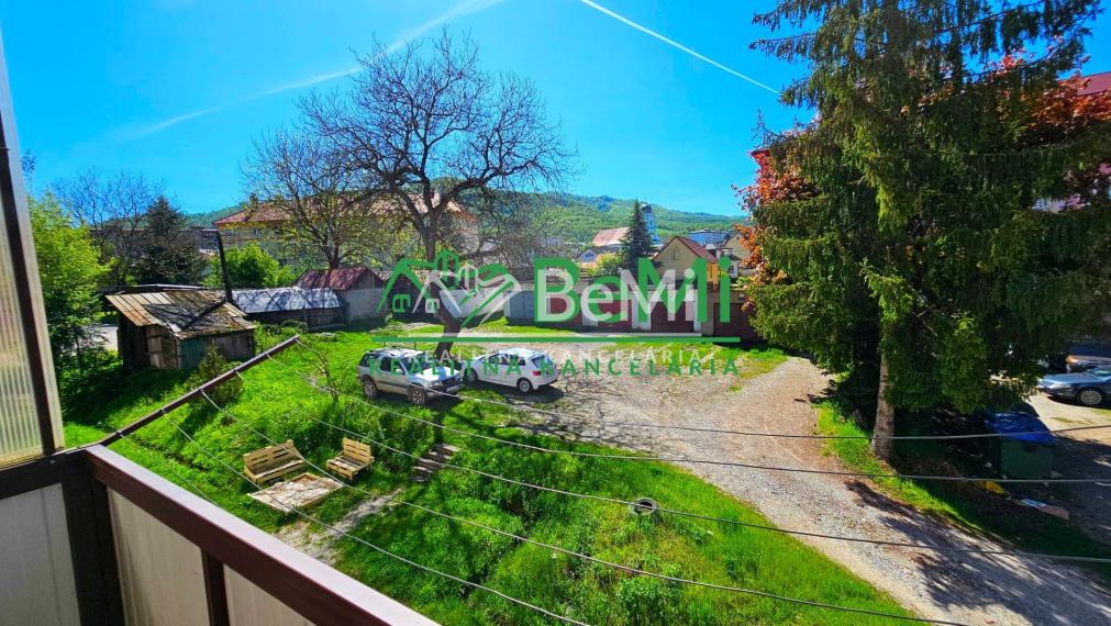 3-IZB.BYT S BALKÓNOM HNÚŠŤA-NA PREDAJ