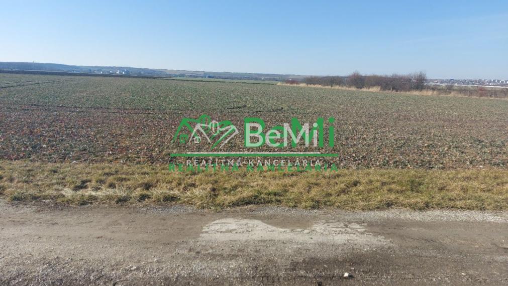 Predaj  pozemok-orná pôda, Nitra-Janíkovce(060-14-ERF)