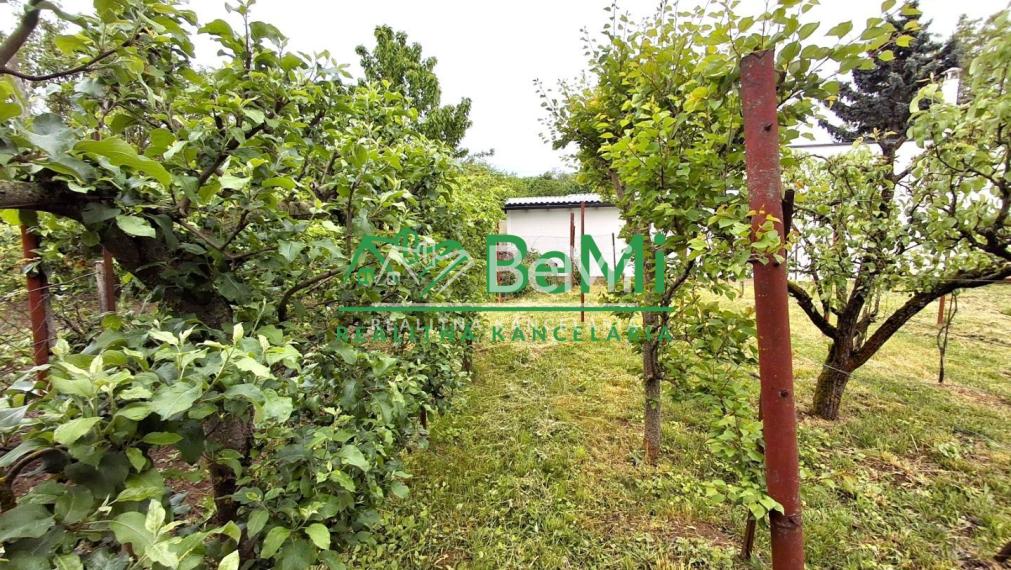 Predaj, záhrada s chatkou - Levice (001-14-LUDUa)