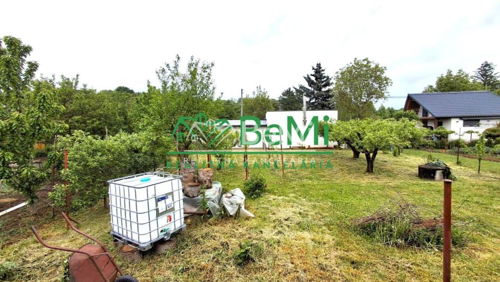 Predaj, záhrada s chatkou - Levice (001-14-LUDUa)