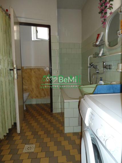 NR - Ivanka pri Nitre, dvojgeneračný, 6 izieb