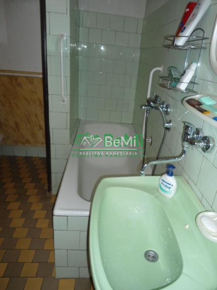 NR - Ivanka pri Nitre, dvojgeneračný, 6 izieb