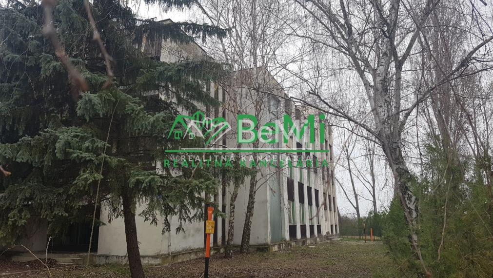 REKREAČNÉ ZARIADENIE...421m2...Patince (095-10-DAR)