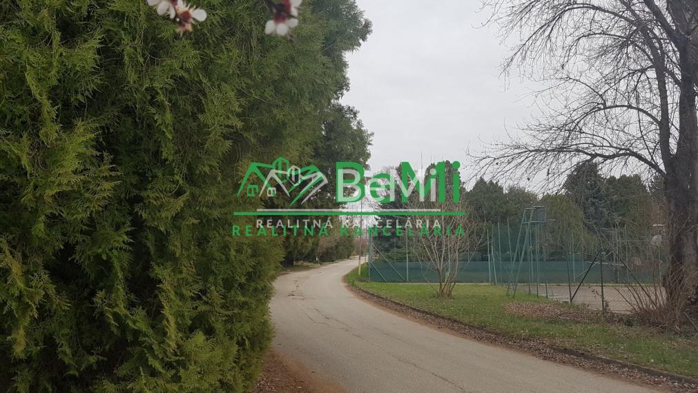 REKREAČNÉ ZARIADENIE...421m2...Patince (095-10-DAR)