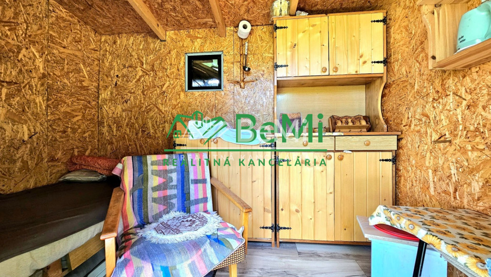 ZNÍŽENÁ CENA POZEMOK RIMAVSKÁ SOBOTA ČASŤ VINICE - NA PREDAJ