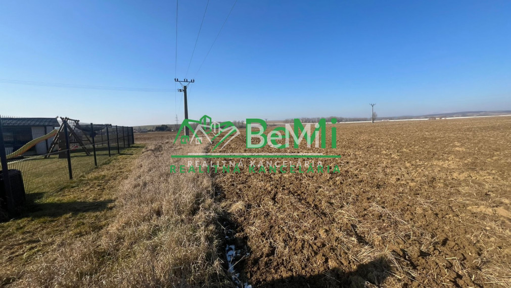 Invevstičný, rovinatý pozemok 5002 m2, Zvolenská Slatina 3D