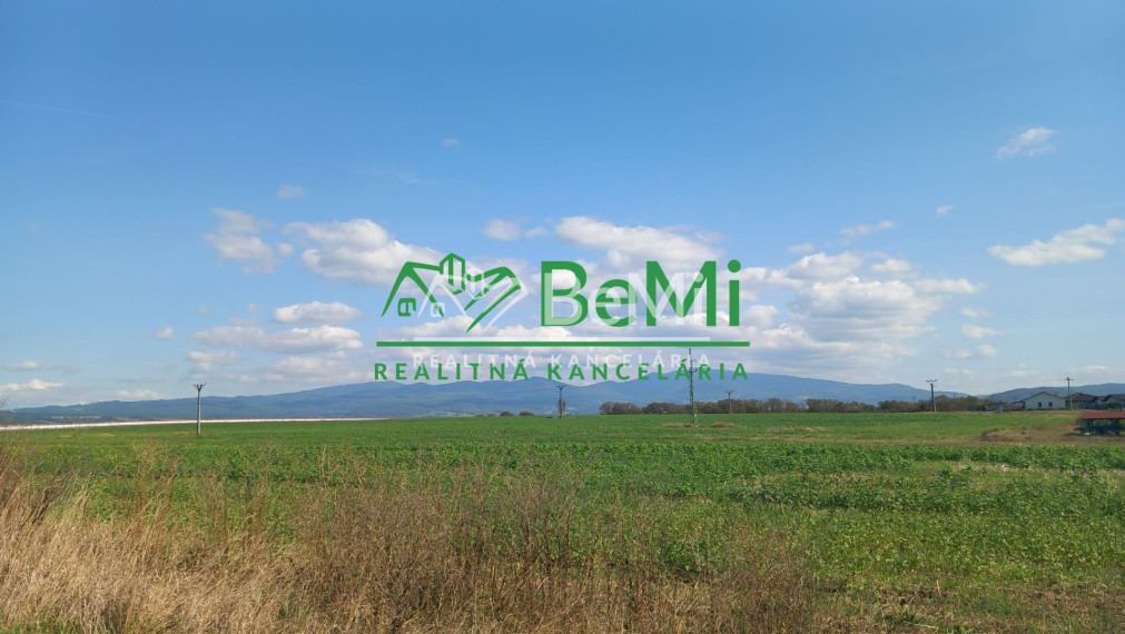 Invevstičný, rovinatý pozemok 5002 m2, Zvolenská Slatina 3D