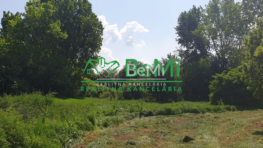 POZEMOK pre váš dom...KOŠÚTY...1885m2 (167-14-DAR)