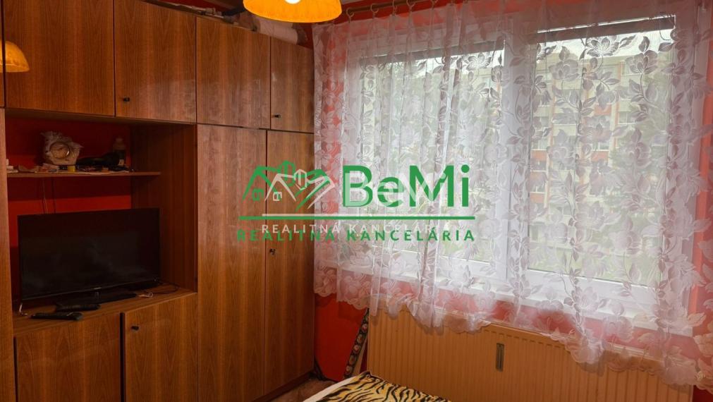 Predaný 3 izbovy byt s logiou na Komenského ulici na predaj