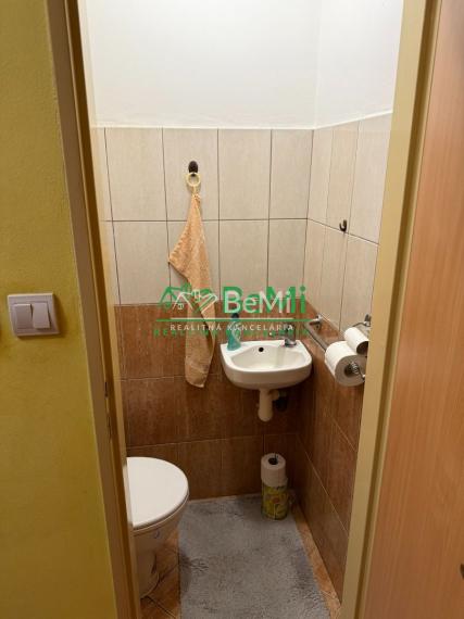 Predaný 3 izbovy byt s logiou na Komenského ulici na predaj