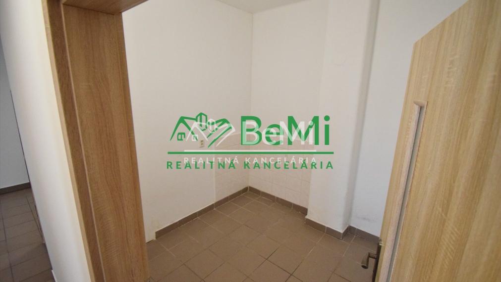 TO - predaj komerčnej budovy 105-15-ROCHE