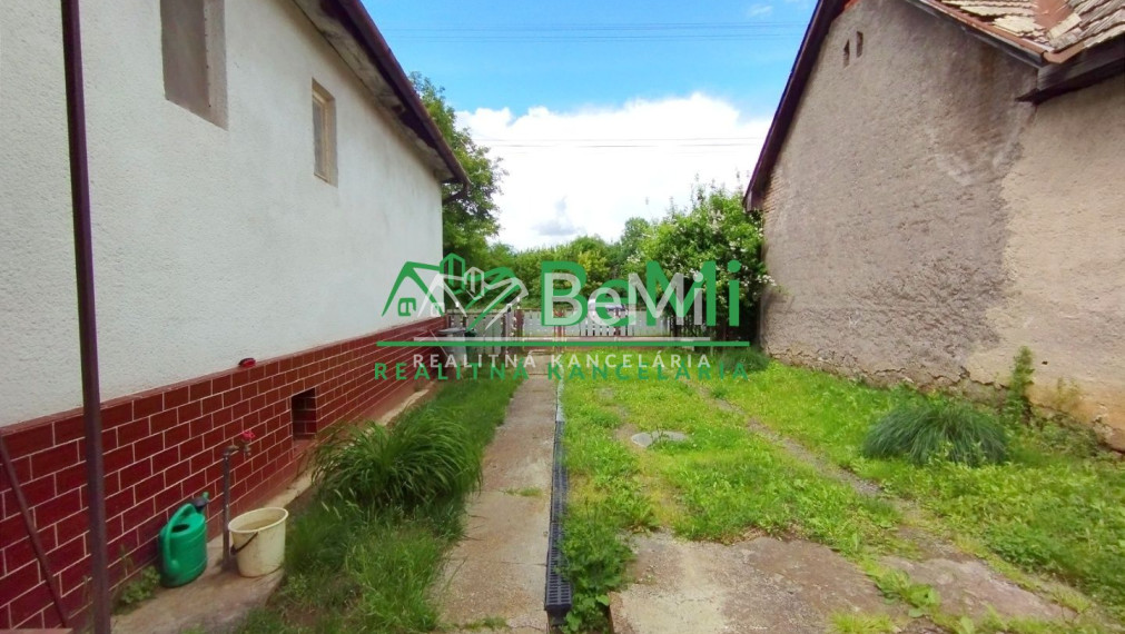 REZERVOVANÉ-Rodinný dom so záhradou-Šurice