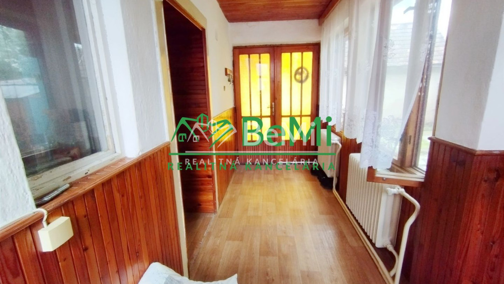 REZERVOVANÉ-Rodinný dom so záhradou-Šurice