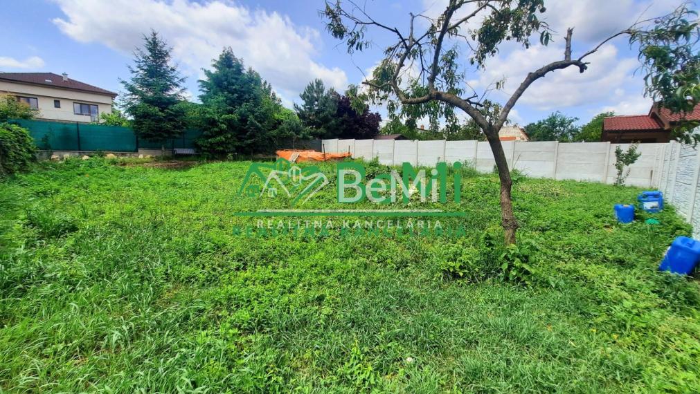 Predaj,  pozemok - Jelenec (014-14-JANS)