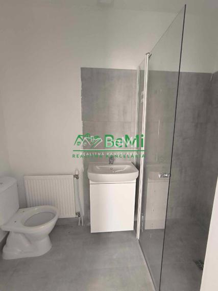 Znížená cena Na predaj 1 izbový byt s parkovacím miestom