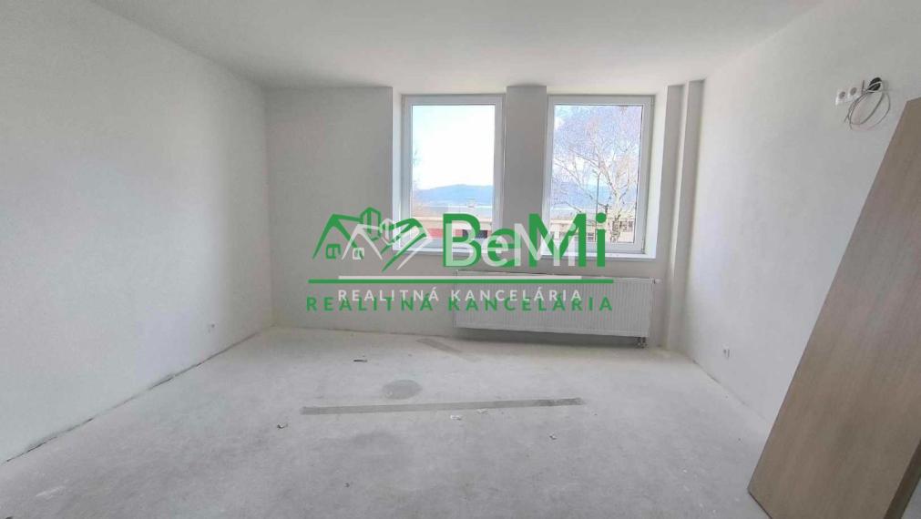 Znížená cena Na predaj 1 izbový byt s parkovacím miestom