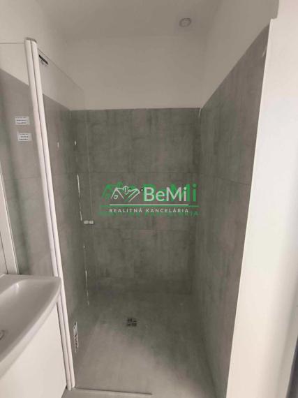 Znížená cena Na predaj 1 izbový byt s parkovacím miestom