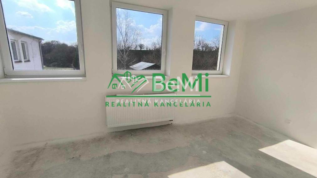 Znížená cena Na predaj 3-izbový byt s parkovacím miestom