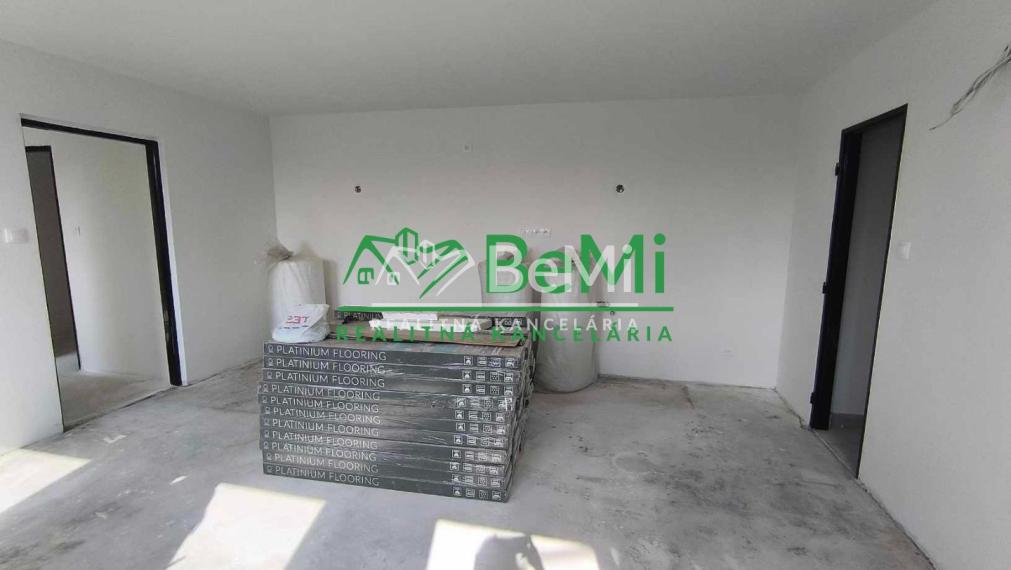 Na predaj 4-izbový byt s parkovacím miestom