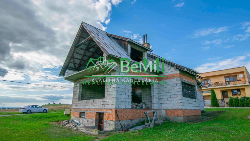 ZNÍŽENÁ CENA- ROZOSTAVANÝ RODINNÝ DOM, ŠÁVOĽ okr. Lučenec