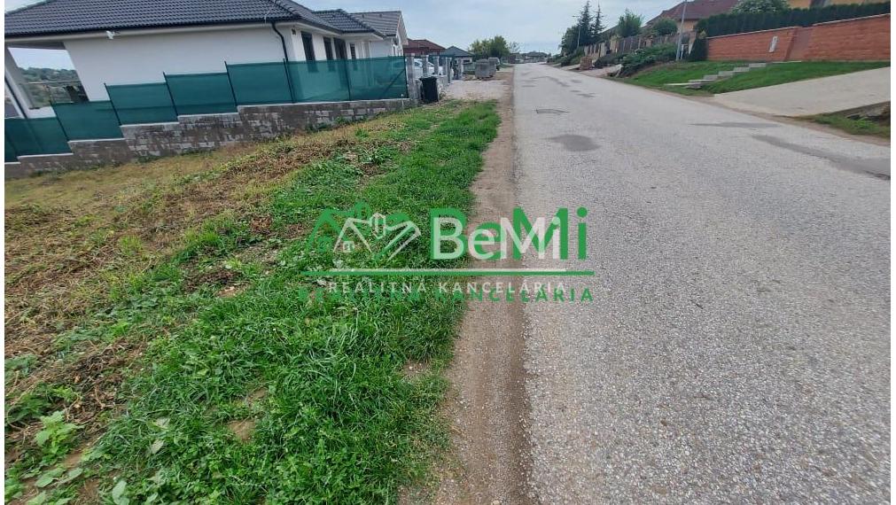 Predaj stavebný  pozemok  Nitra- Malý Lapáš (044-14-ERFa)