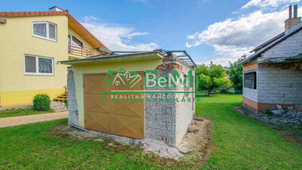 ZNÍŽENÁ CENA- ROZOSTAVANÝ RODINNÝ DOM, ŠÁVOĽ okr. Lučenec