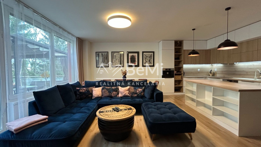 3 izbový byt, Banská Bystrica, terasa, vírivka, parkovaníe