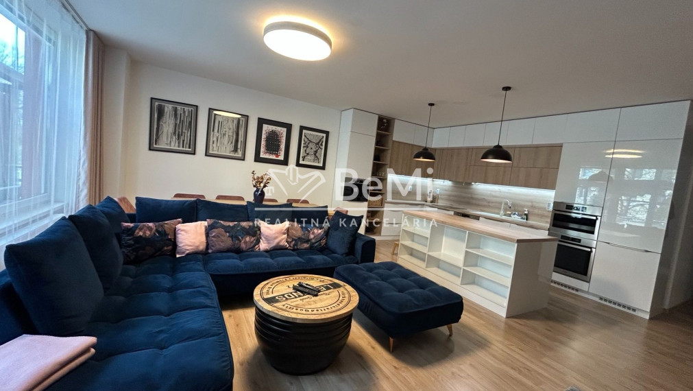 3 izbový byt, Banská Bystrica, terasa, vírivka, parkovaníe